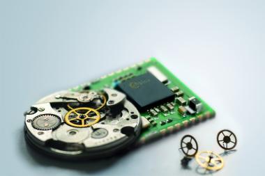 GNSS timing module with precision clock components representing high-accuracy time synchronization