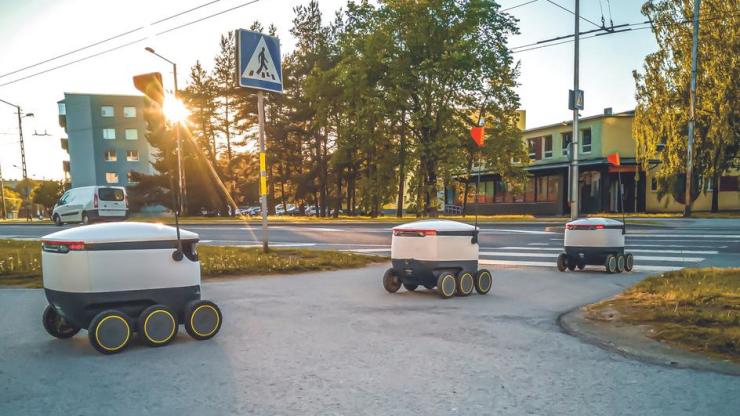UAV-delivery-robots-urban.jpg Delivery robots in urban settings require high precision positioning