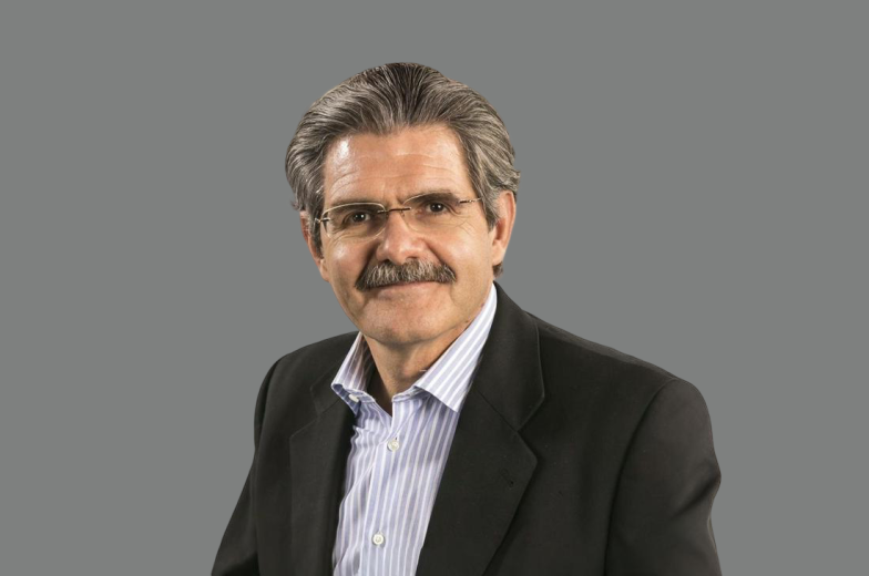 Claudio-pic.png Portrait of Claudio Simao